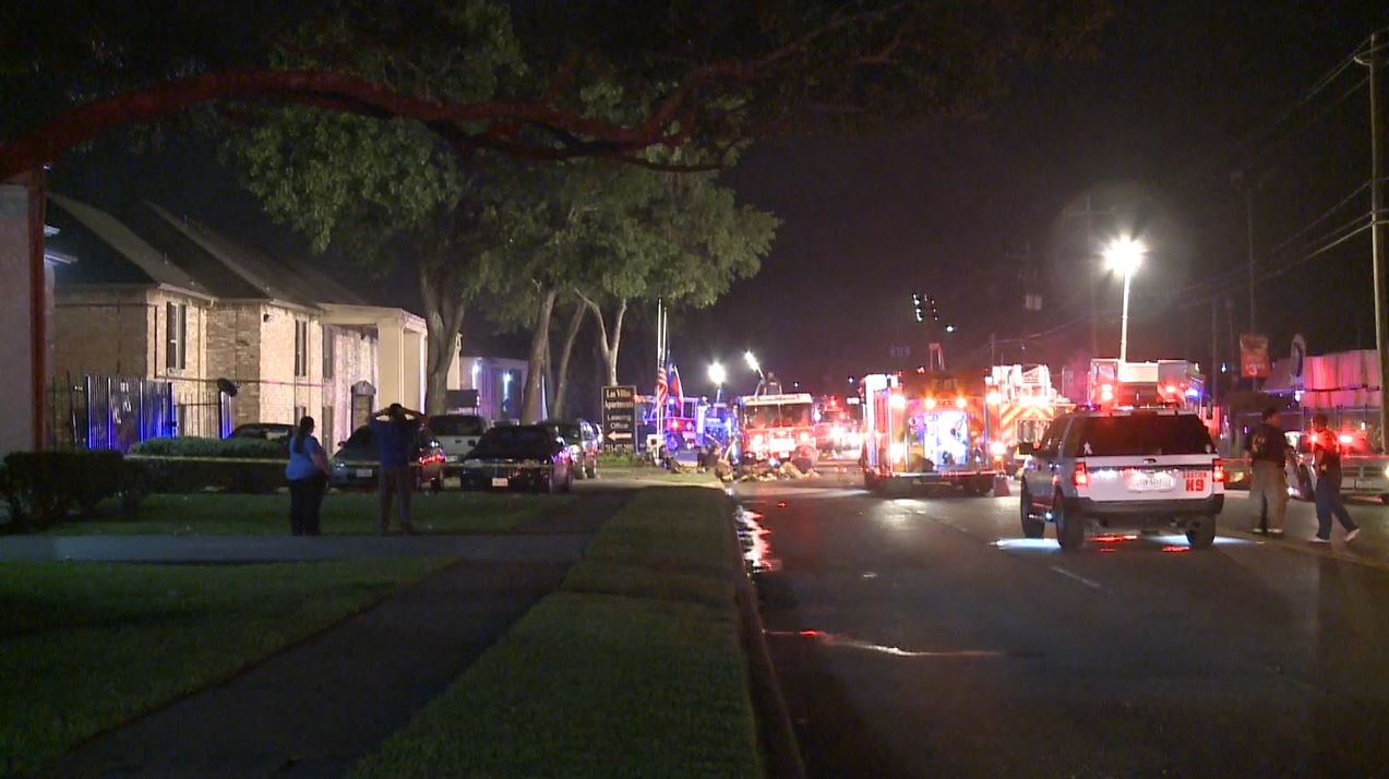 No injuries in fire at Pasadena apartment complex